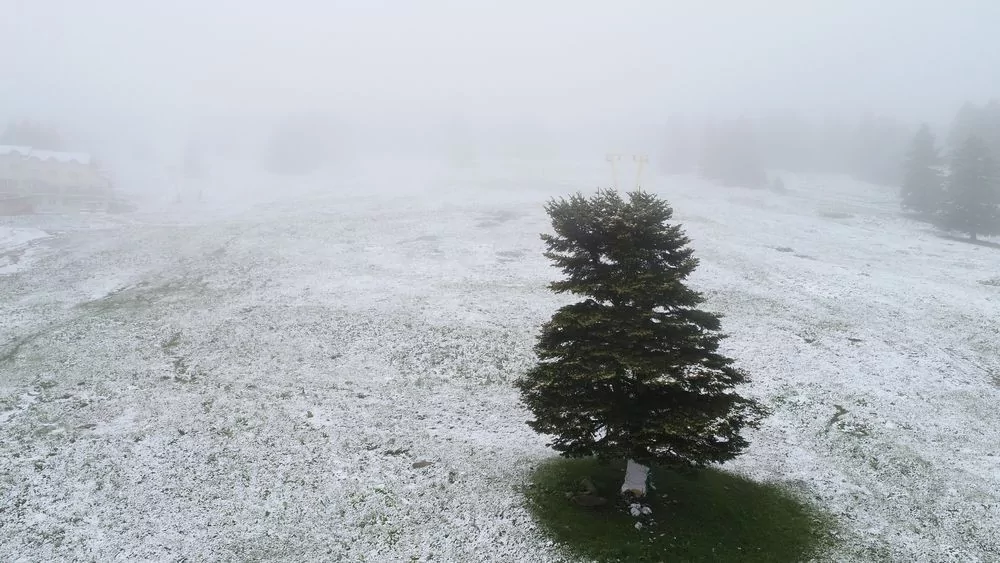 Uludağ'a Haziran ayında kar yağdı!