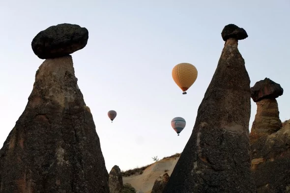 Kapadokya'da gökyüzünde görsel şölen