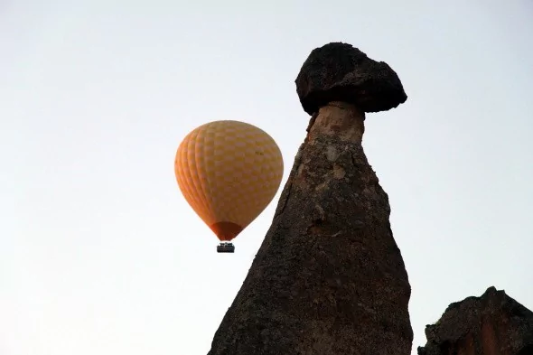 Kapadokya'da gökyüzünde görsel şölen