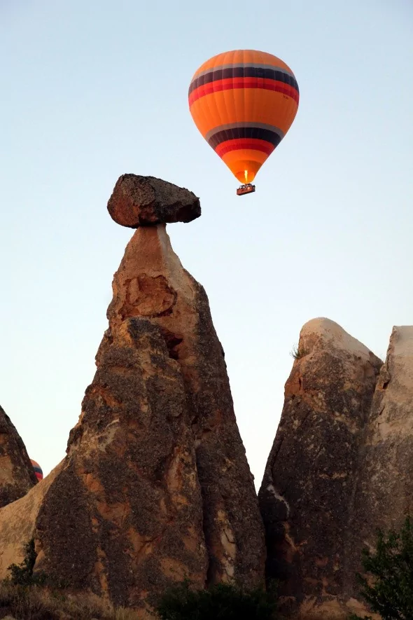 Kapadokya'da gökyüzünde görsel şölen