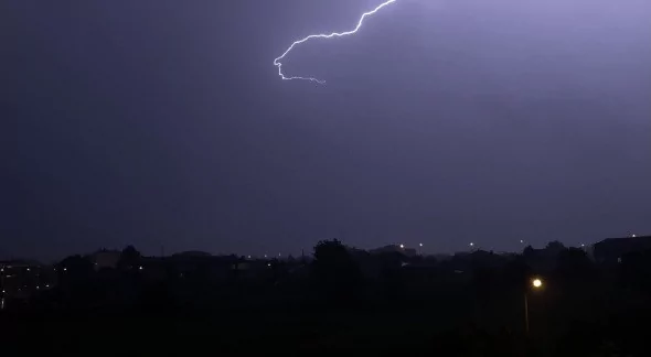 Şimşekler geceyi böyle aydınlattı