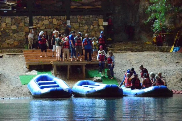 Türkiye'nin en uzun yeraltı gölü mağarası yeniden ziyaretçileri ile buluştu