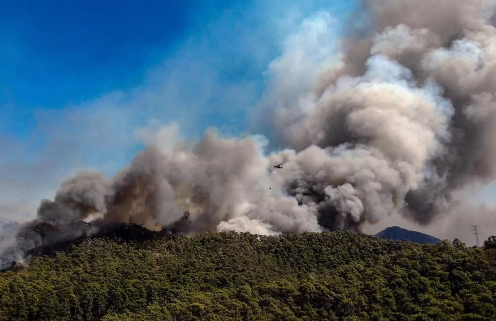 Alevlere teslim olan Marmaris'ten acı veren kareler