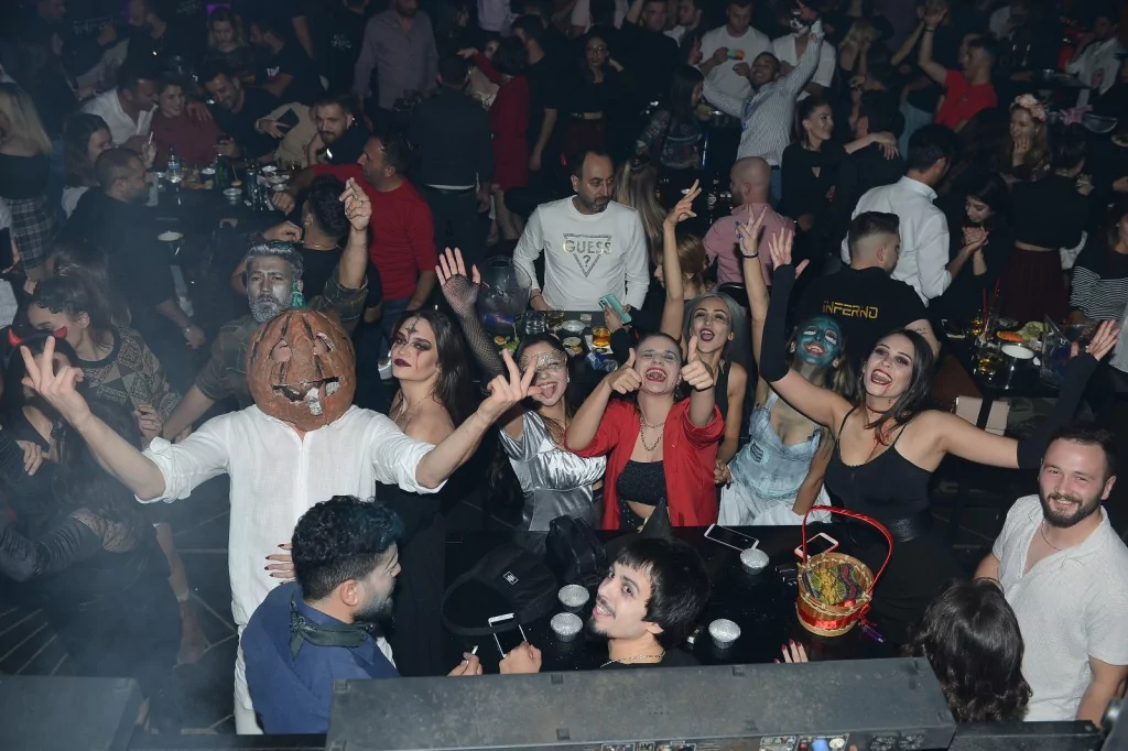 Bursa'yı cadılar bastı