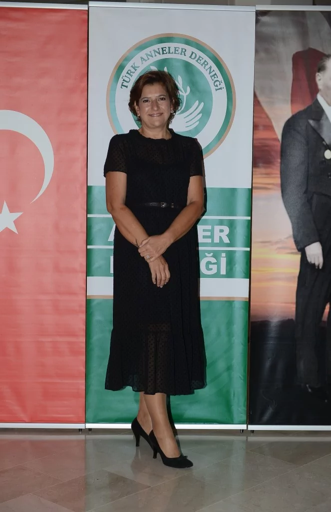 Annelerden renkli kutlama