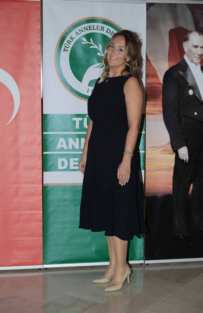 Annelerden renkli kutlama