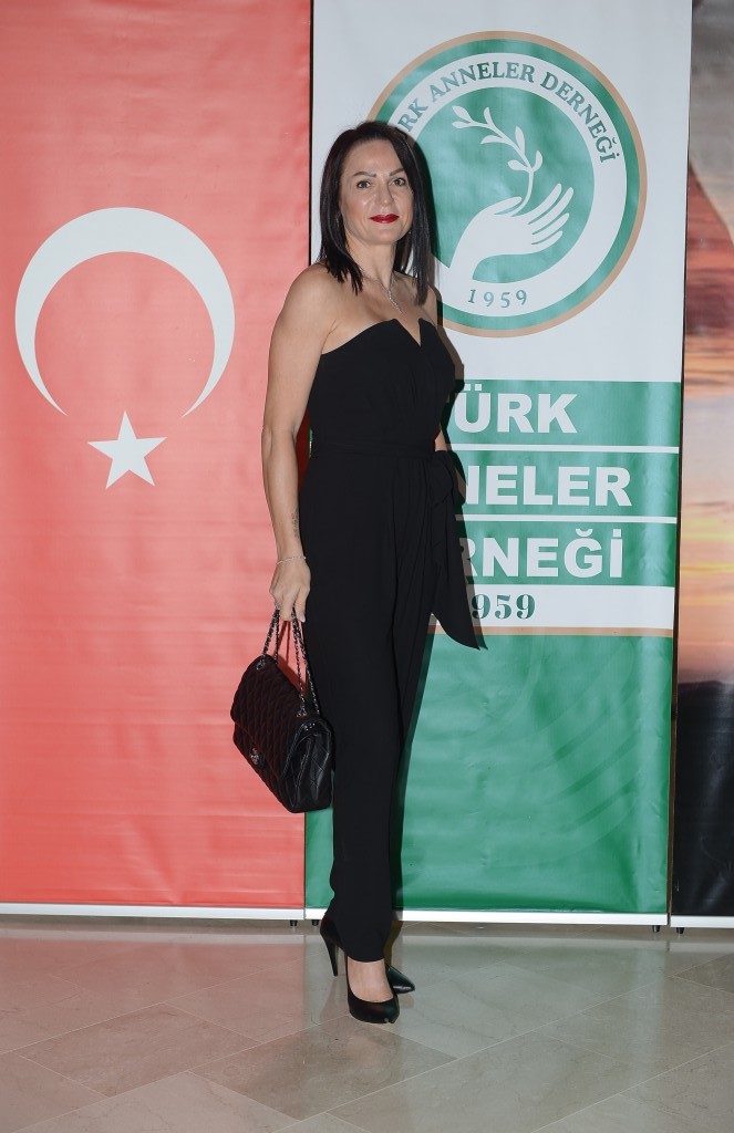 Annelerden renkli kutlama