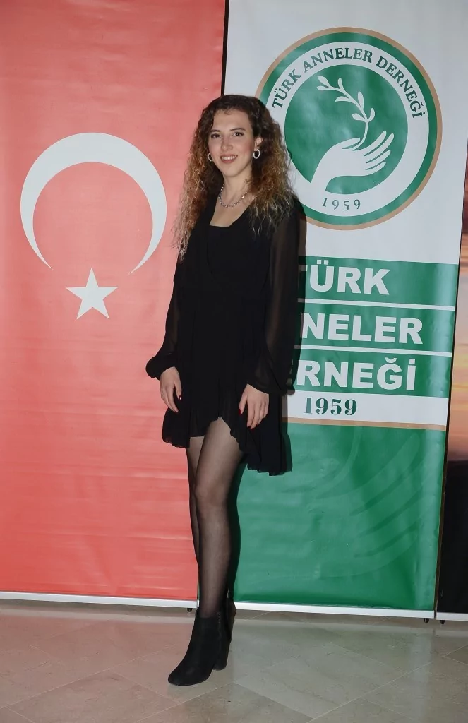 Annelerden renkli kutlama