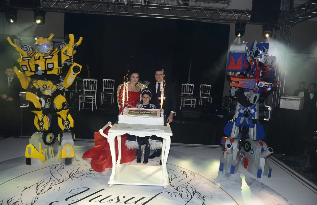 Yusuf Hamza onuruna görkemli gece