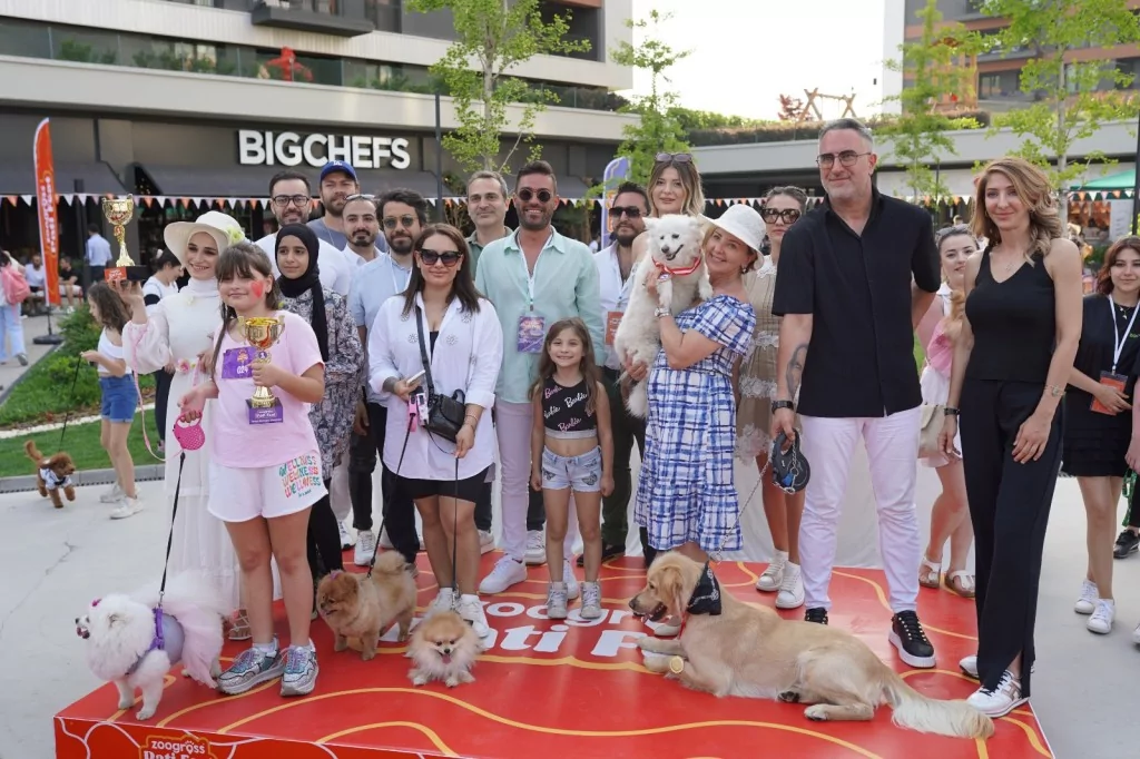 Pati dostlarına muhteşem yarışma