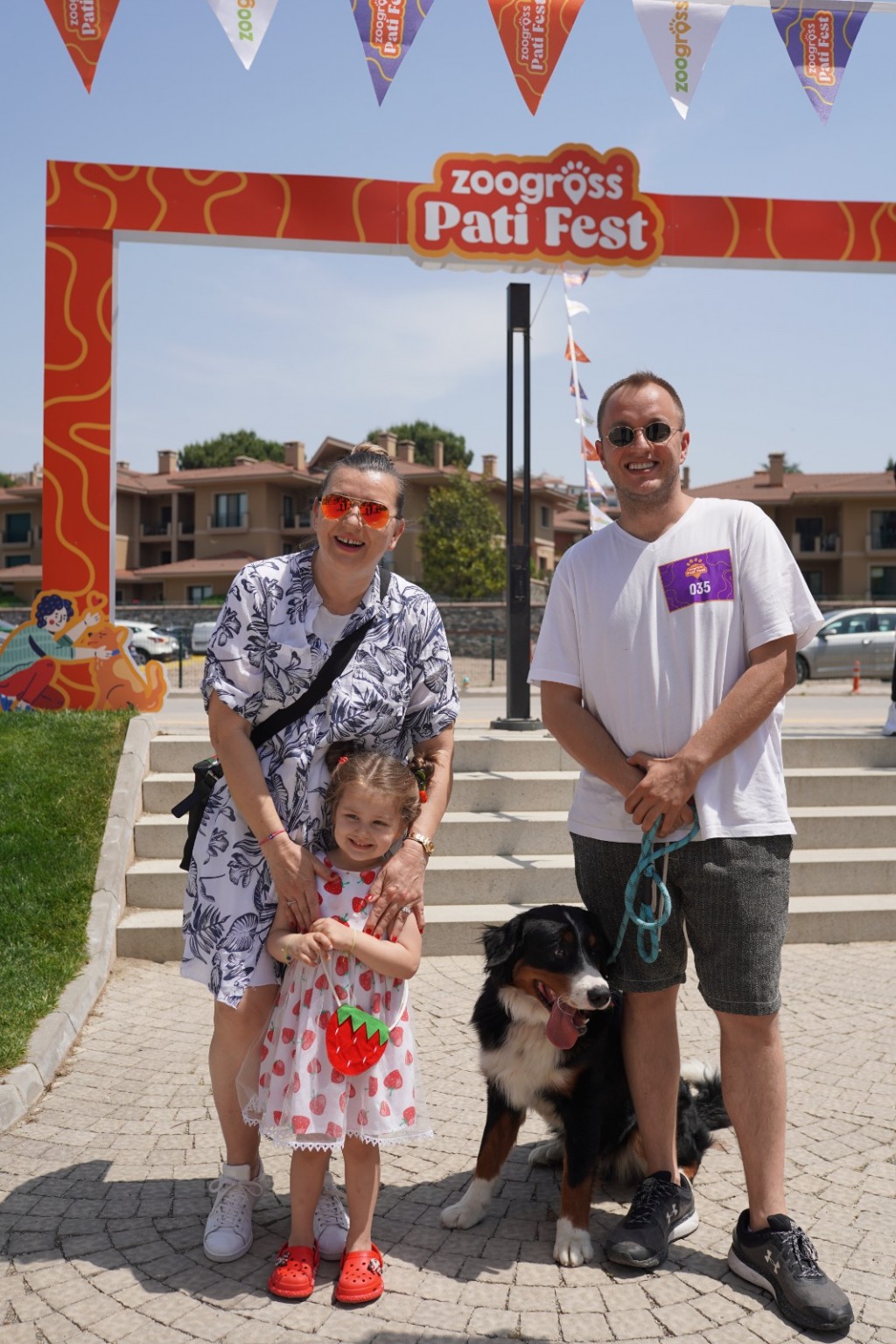 Pati dostlarına muhteşem yarışma