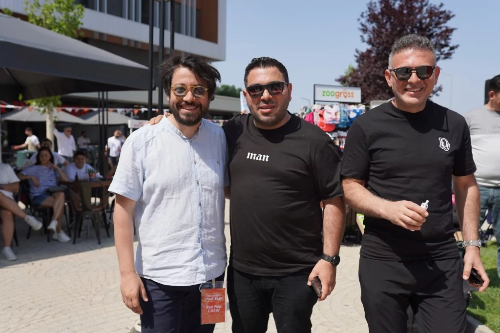 Pati dostlarına muhteşem yarışma