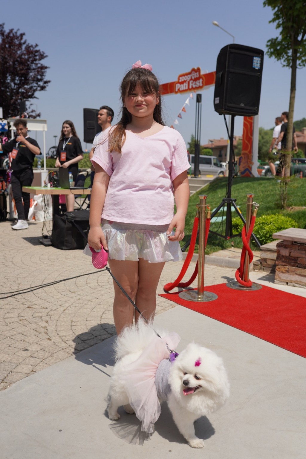 Pati dostlarına muhteşem yarışma