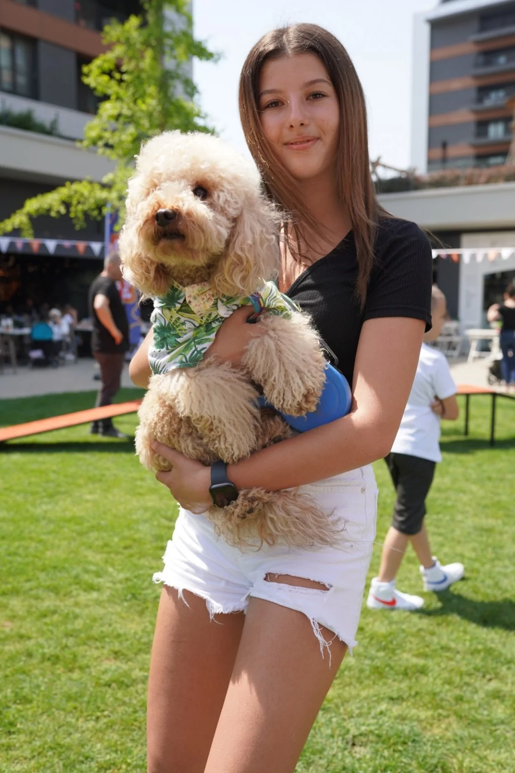 Pati dostlarına muhteşem yarışma