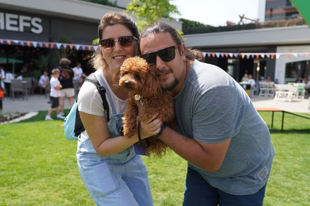 Pati dostlarına muhteşem yarışma