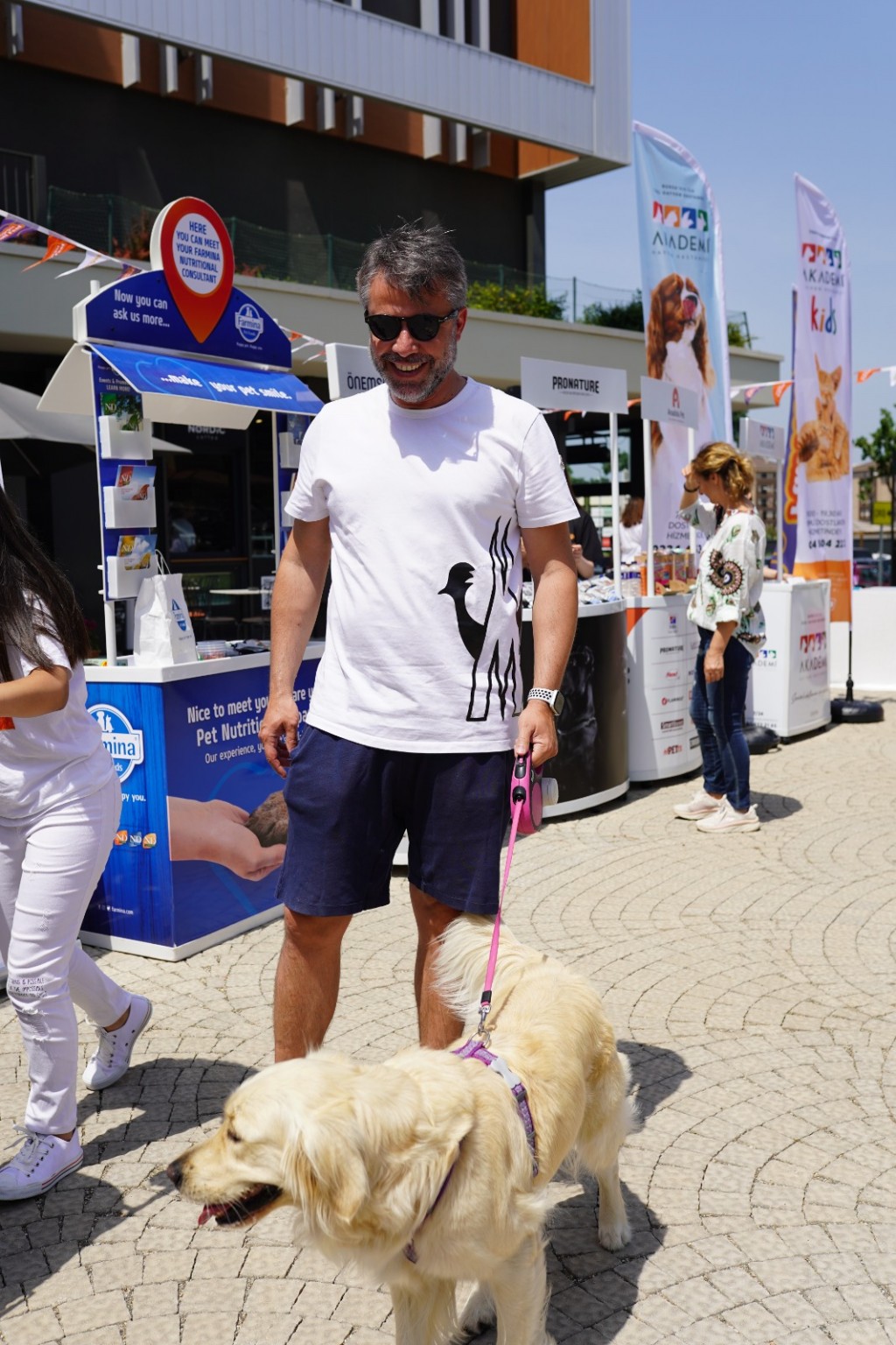 Pati dostlarına muhteşem yarışma