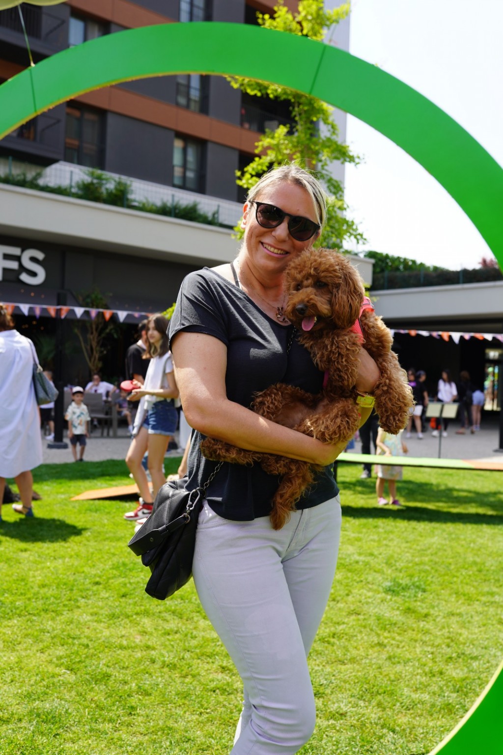 Pati dostlarına muhteşem yarışma