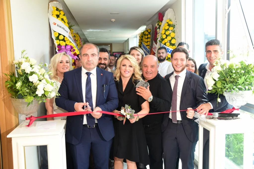 Balat Dialog Yıldız Gayrimenkul'e görkemli açılış