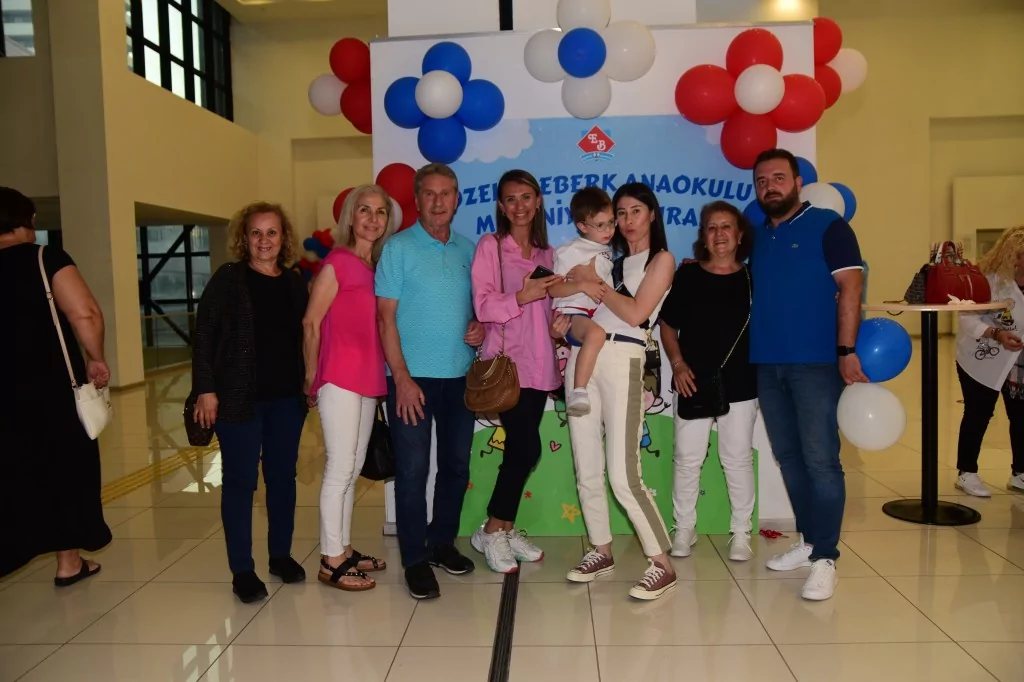 Egeberk'te mezuniyet coşkusu