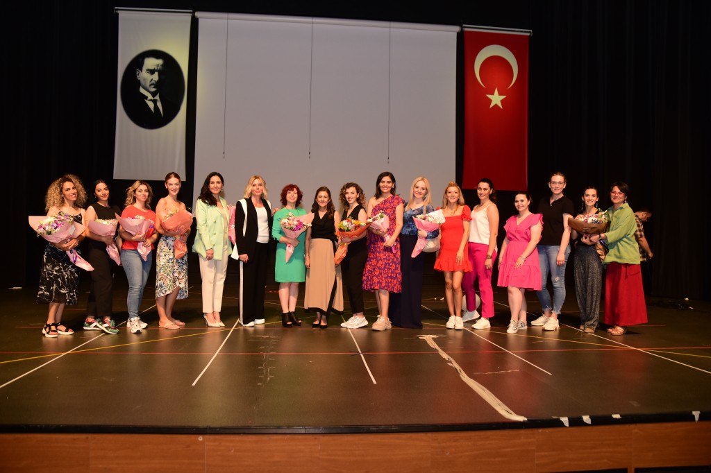 Egeberk'te mezuniyet coşkusu