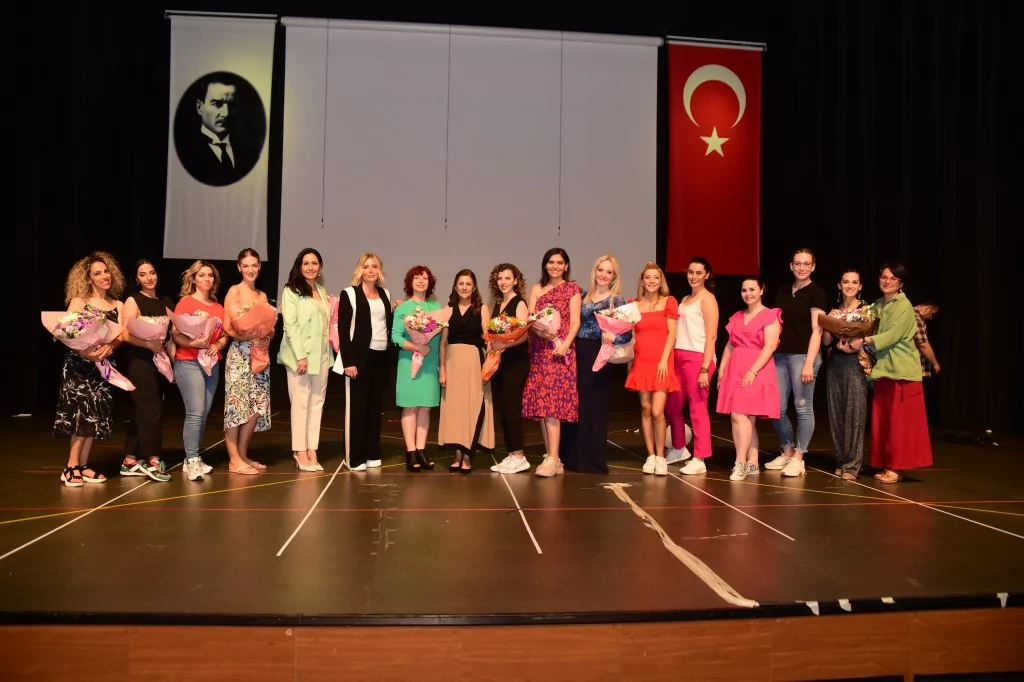 Egeberk'te mezuniyet coşkusu