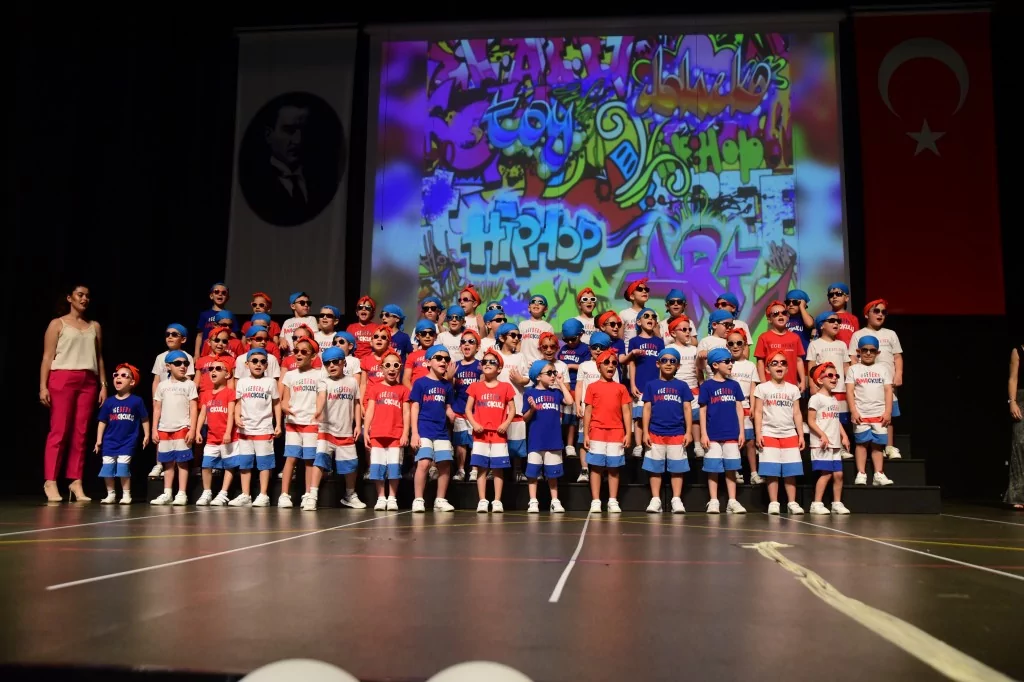 Egeberk'te mezuniyet coşkusu