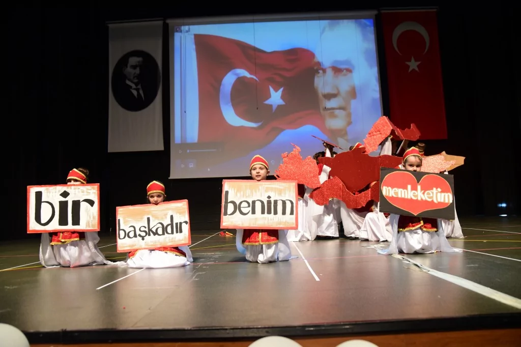 Egeberk'te mezuniyet coşkusu