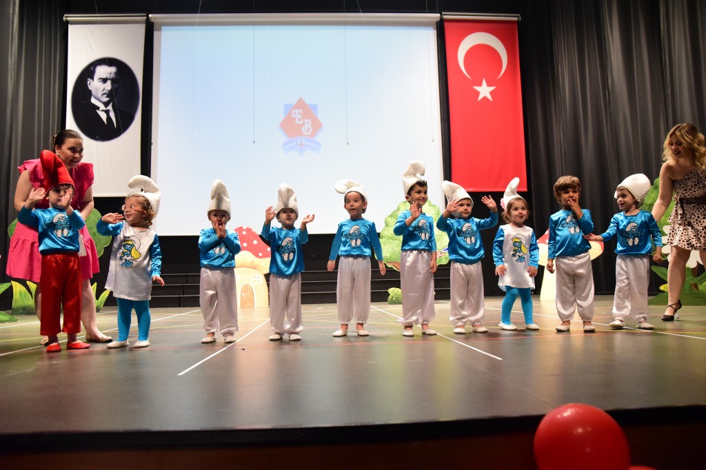 Egeberk'te mezuniyet coşkusu