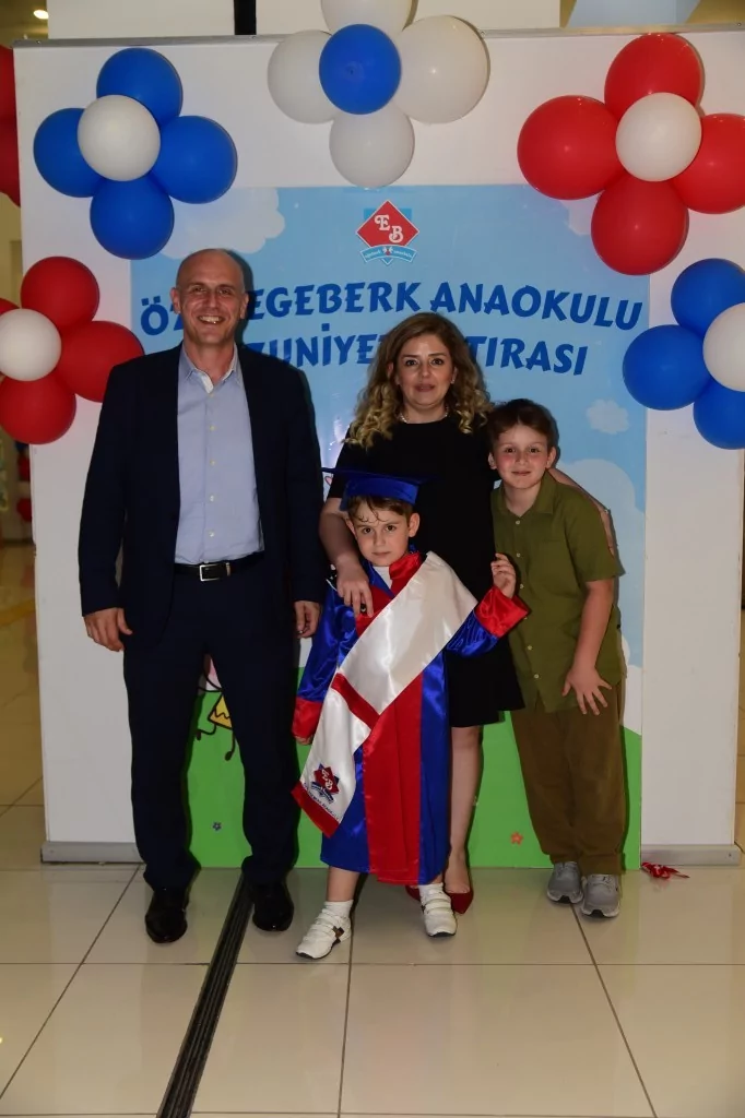 Egeberk'te mezuniyet coşkusu