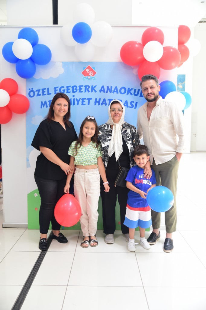 Egeberk'te mezuniyet coşkusu