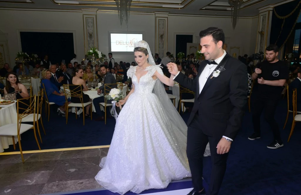Deluxe Bursa'da görkemli düğün