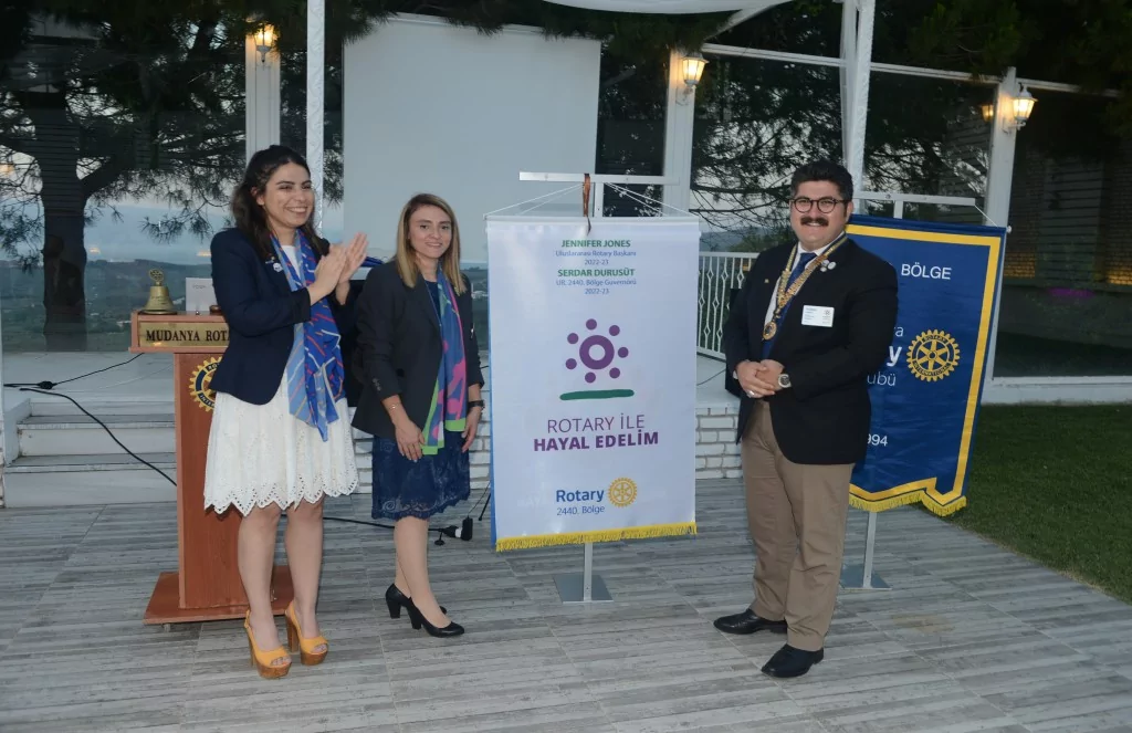 Mudanya Rotary'de yeni dönem  Mudanya Rotary'de  devir teslim heyecanı