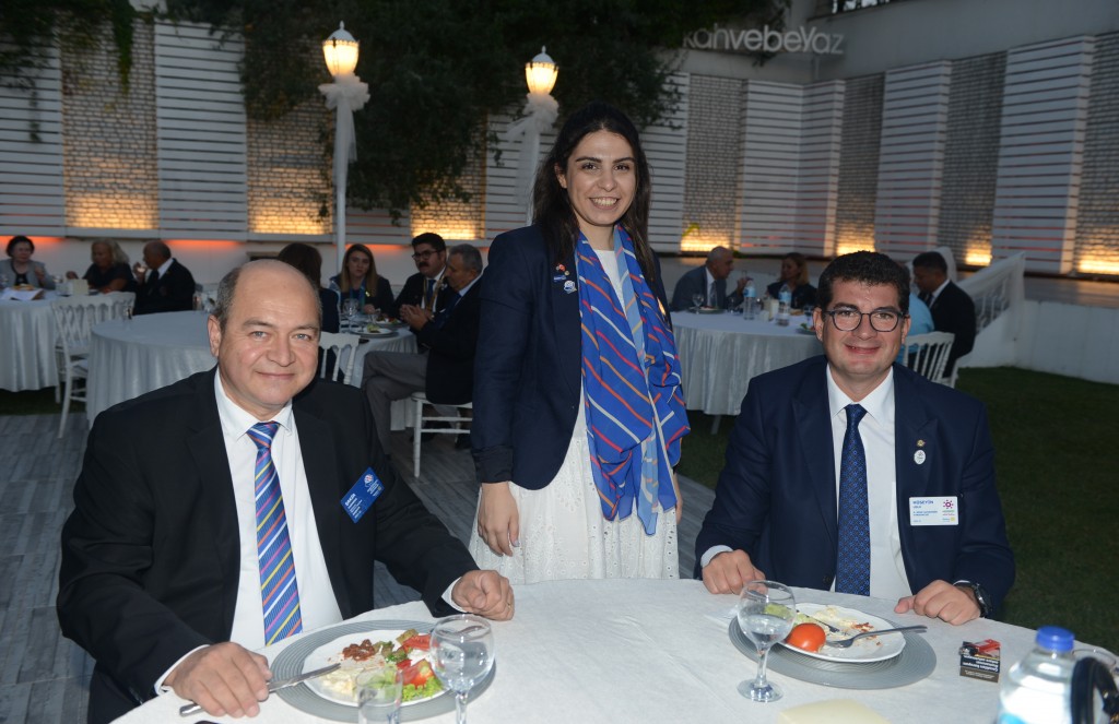 Mudanya Rotary'de yeni dönem  Mudanya Rotary'de  devir teslim heyecanı