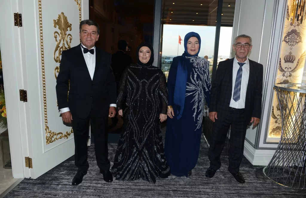 Mutluluk dolu gece  İmran Özger ve Batuhan Acar