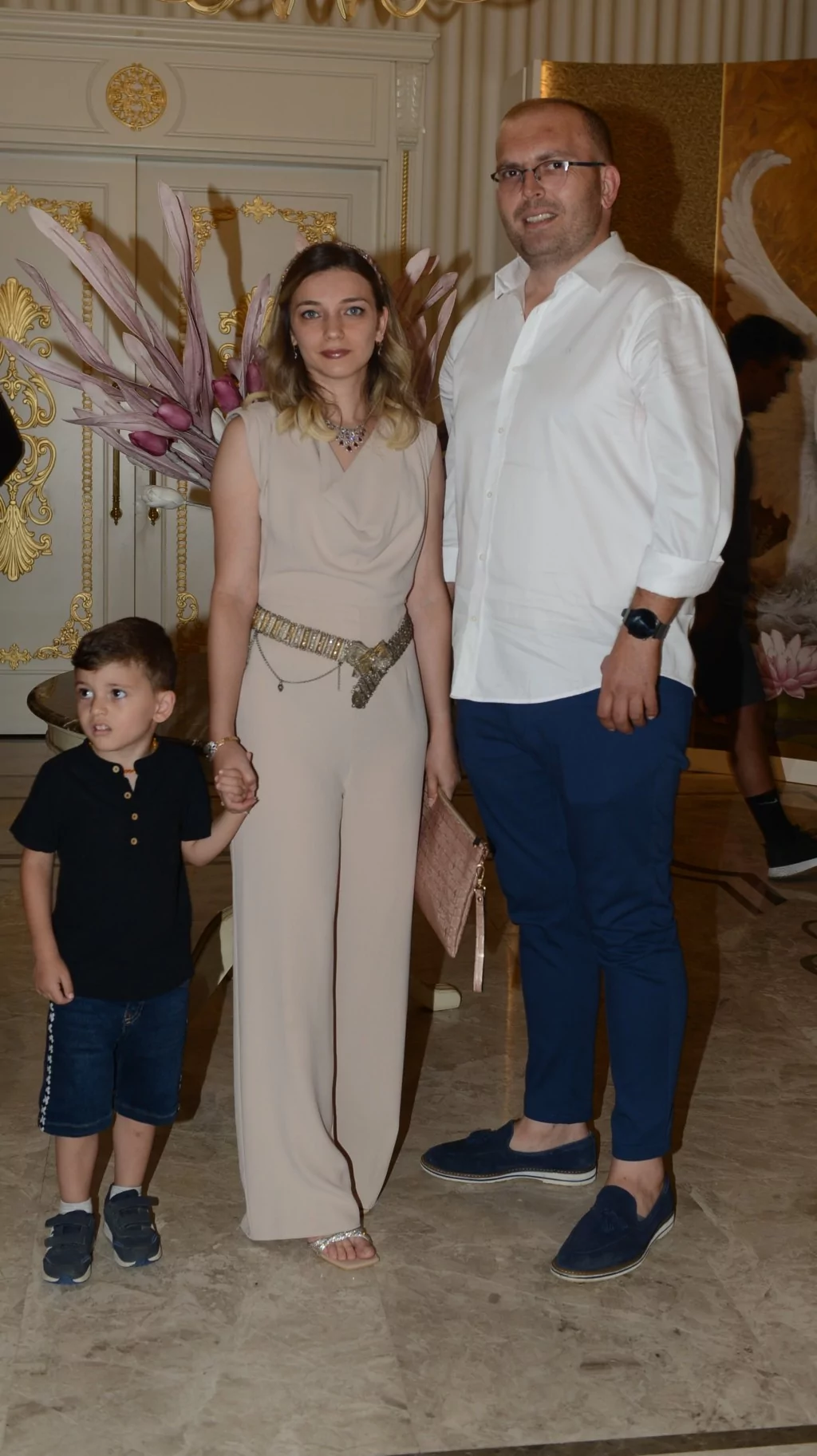 Mutluluk dolu gece  İmran Özger ve Batuhan Acar