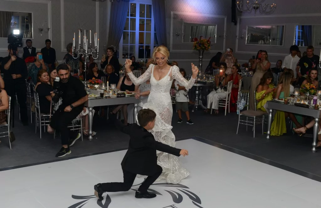 Emrah Efe onuruna görkemli gece