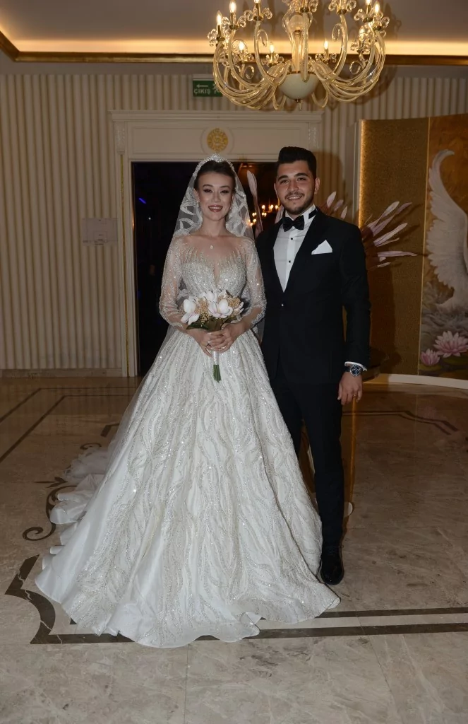 Mutluluk dolu gece  İmran Özger ve Batuhan Acar