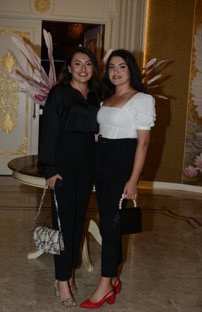 Mutluluk dolu gece  İmran Özger ve Batuhan Acar