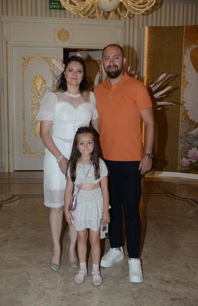 Mutluluk dolu gece  İmran Özger ve Batuhan Acar