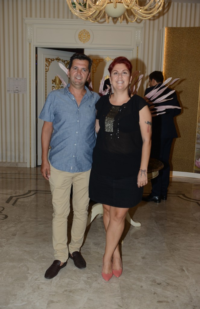 Mutluluk dolu gece  İmran Özger ve Batuhan Acar