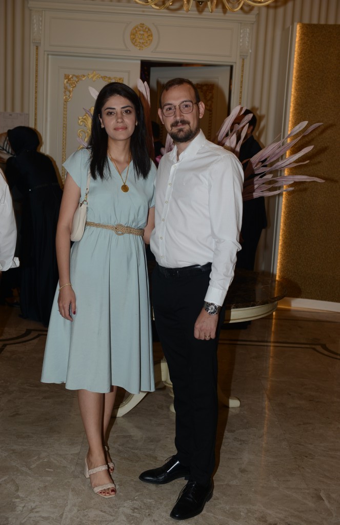 Mutluluk dolu gece  İmran Özger ve Batuhan Acar