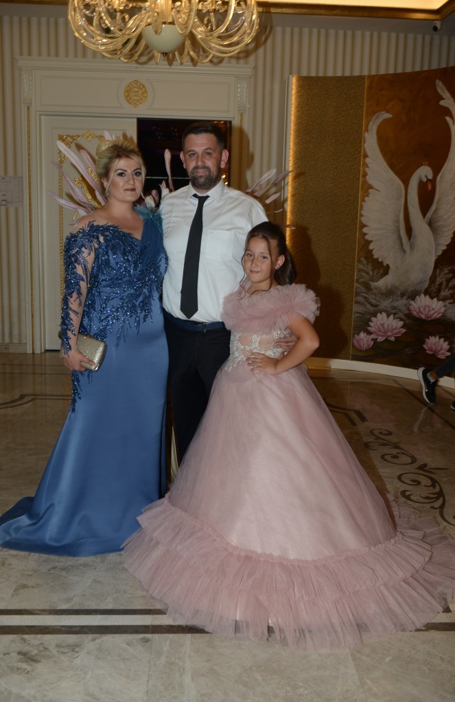 Mutluluk dolu gece  İmran Özger ve Batuhan Acar