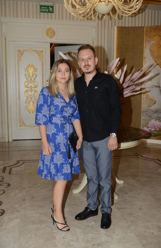 Mutluluk dolu gece  İmran Özger ve Batuhan Acar