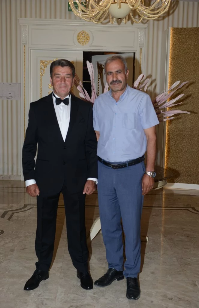 Mutluluk dolu gece  İmran Özger ve Batuhan Acar