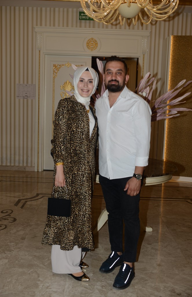 Mutluluk dolu gece  İmran Özger ve Batuhan Acar