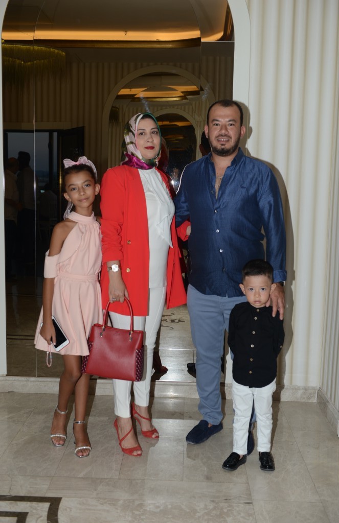 Mutluluk dolu gece  İmran Özger ve Batuhan Acar