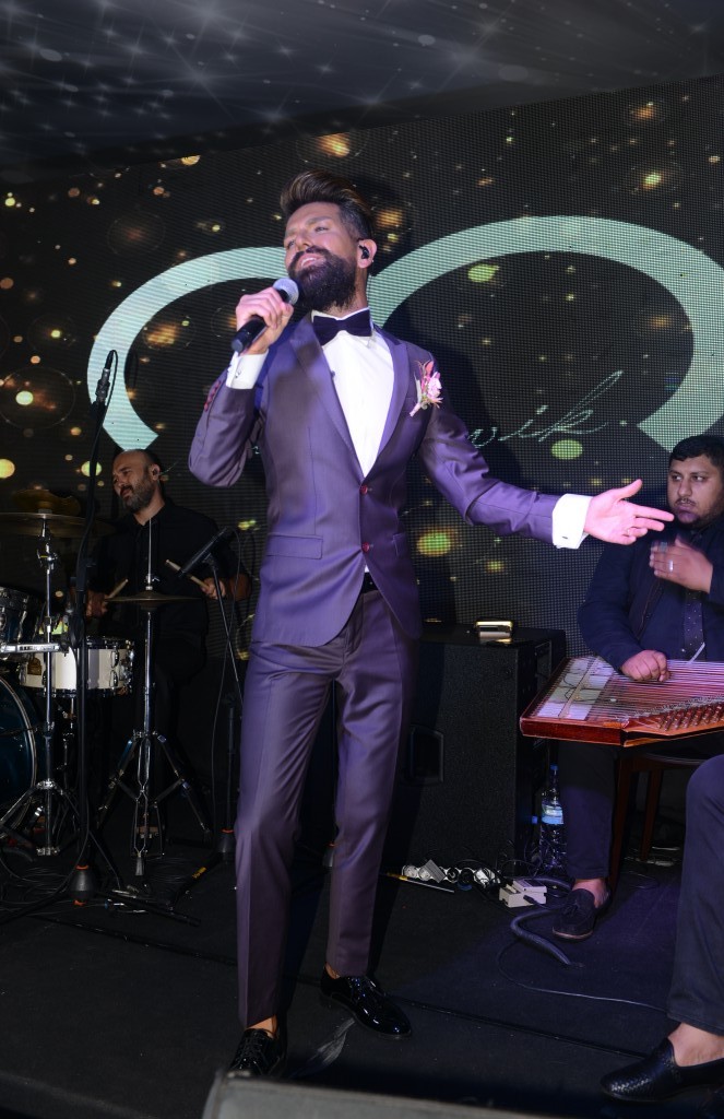 Mutluluk dolu gece  İmran Özger ve Batuhan Acar