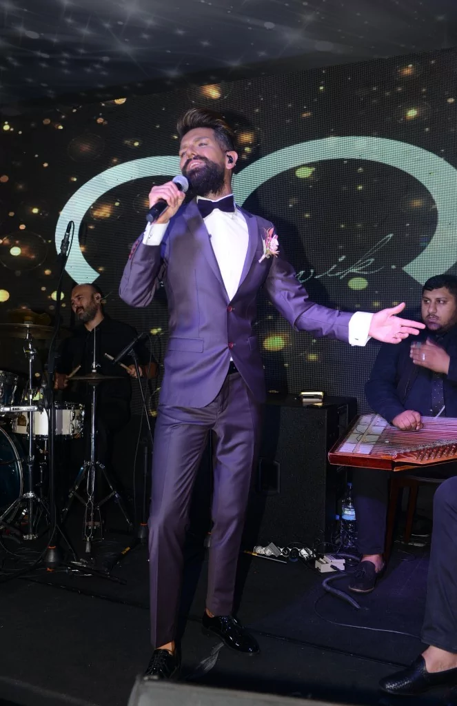 Mutluluk dolu gece  İmran Özger ve Batuhan Acar