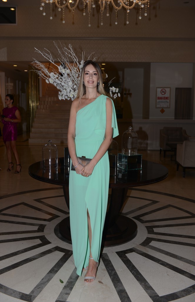 Emrah Efe onuruna görkemli gece