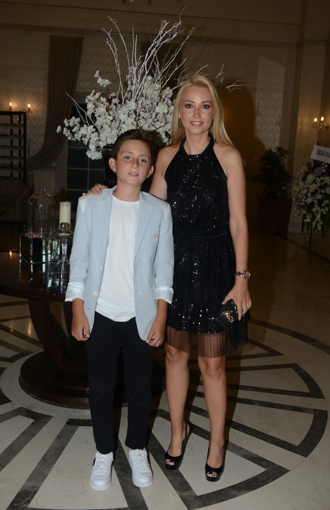 Emrah Efe onuruna görkemli gece